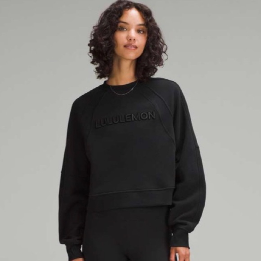 Lululemon Scuba Oversized cropped Pullover *Wordmark size M/L